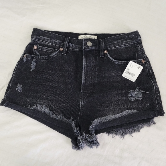 We The Free Button-fly Raw-Hem Shorts in Black size 26 - Picture 1 of 4